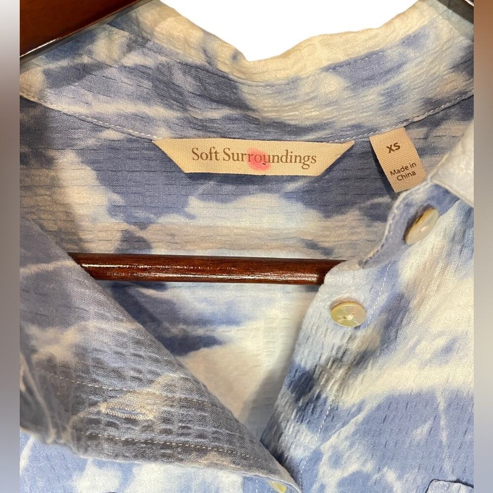 SOFT SURROUNDINGS Blue/White Tie Dye Seika Button Collared Blouse Sz XSmall EUC - Picture 3 of 10